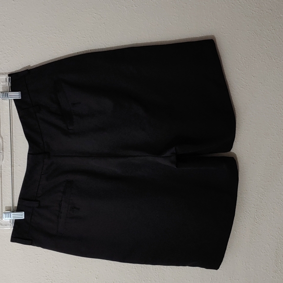 Izod Men's Size 34W Pleated Front Shorts - Picture 3 of 6